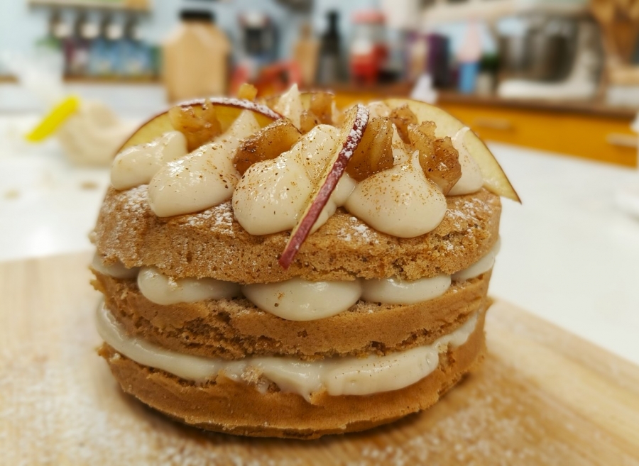 Apple Dapple Cake | Kids Cooking Club