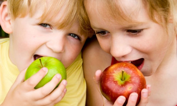 Τα οφέλη του μήλου στην υγεία και την ανάπτυξη των παιδιών
