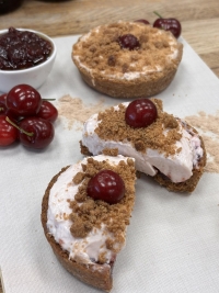 &Tau;ά&rho;&tau;&alpha; &chi;&alpha;&rho;&omicron;&upsilon;&pi;&iota;&omicron;ύ &mu;&epsilon; mousse &kappa;&epsilon;&rho;&alpha;&sigma;&iota;&omicron;ύ